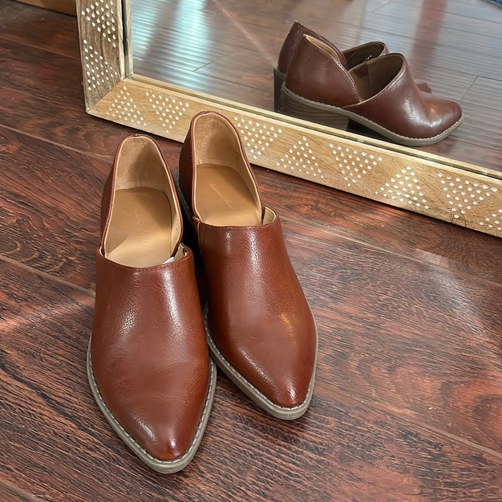 Universal Thread Ankle bootie